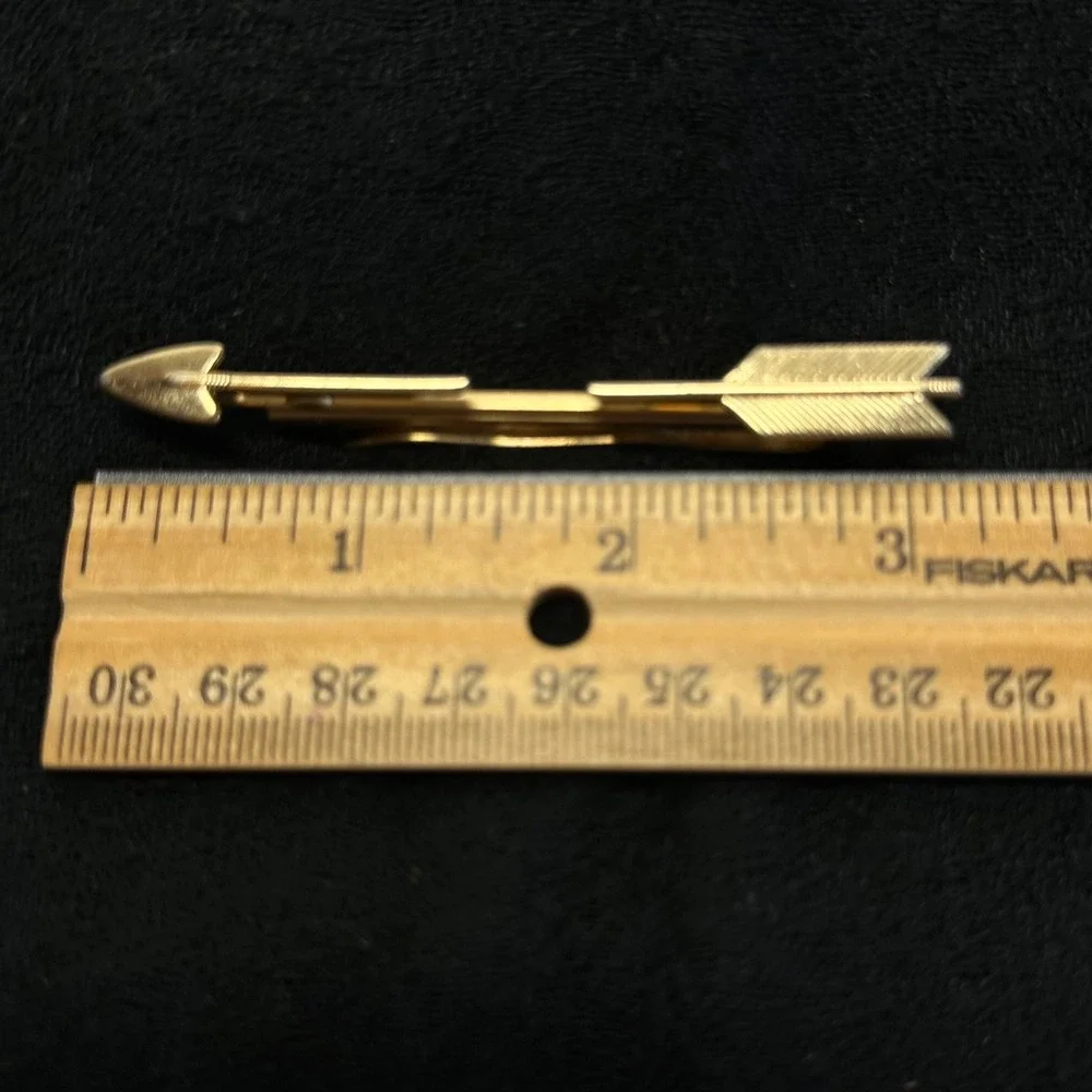 Vintage Hickok USA Arrow Tie Clip Gold Tone Mid Century Mens Bar